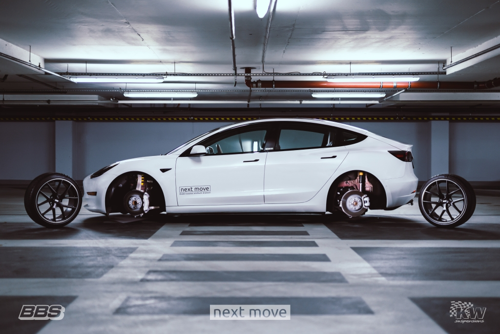 In Kürze erscheint das aus Edelstahl gefertigte KW Gewindefahrwerk auch für die AWD-Modelle des Tesla Model 3.